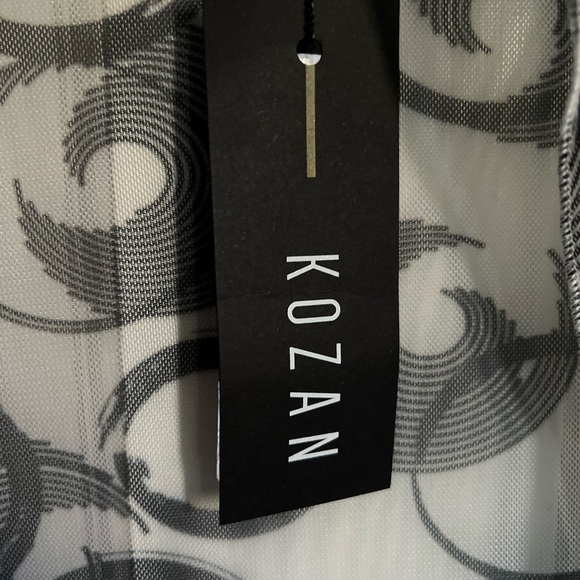 Brand new and white geometric mesh cardigan like blouse in size small. - Picture 3 of 5